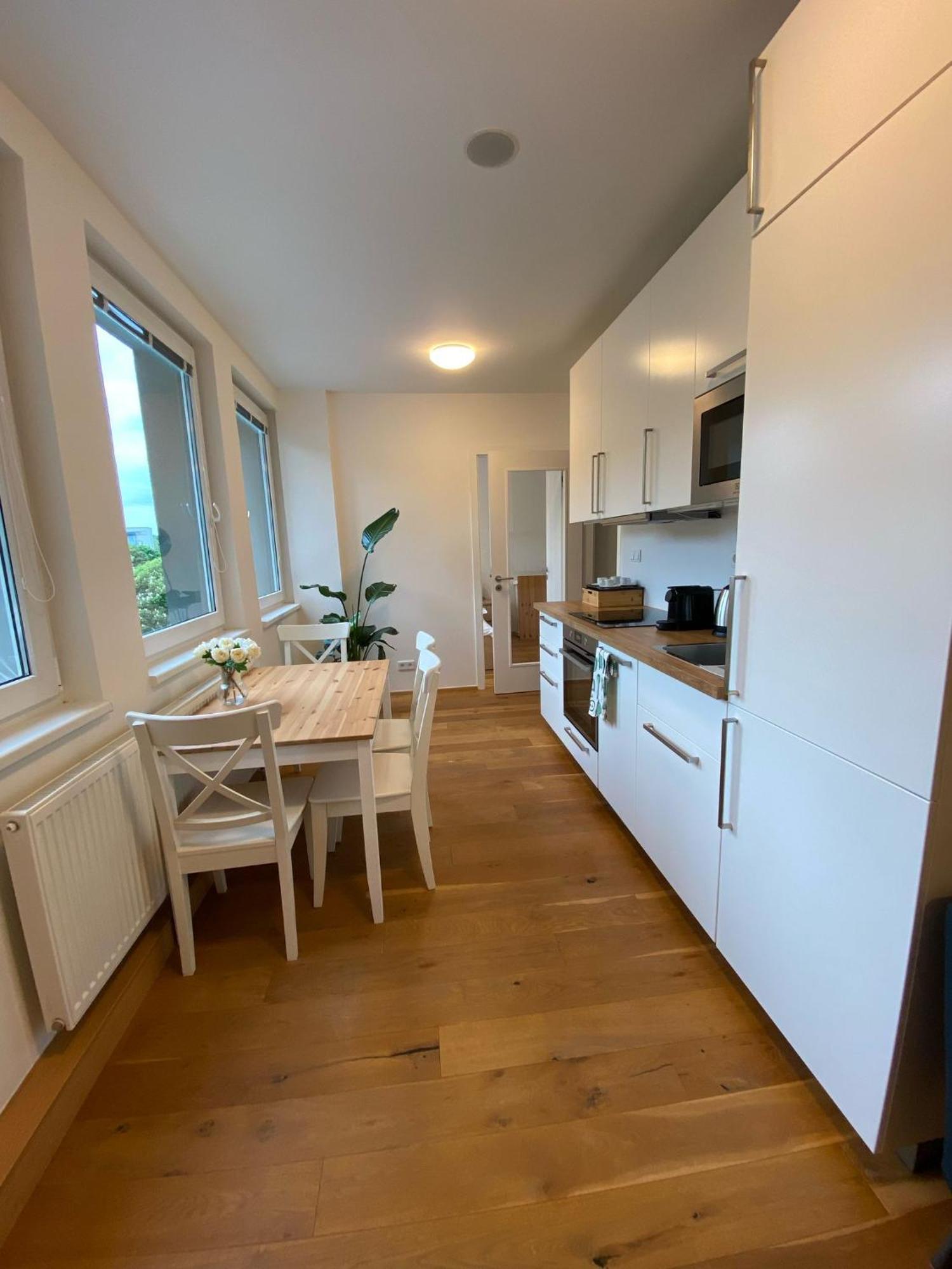 Vila Vinice Prague Extérieur photo